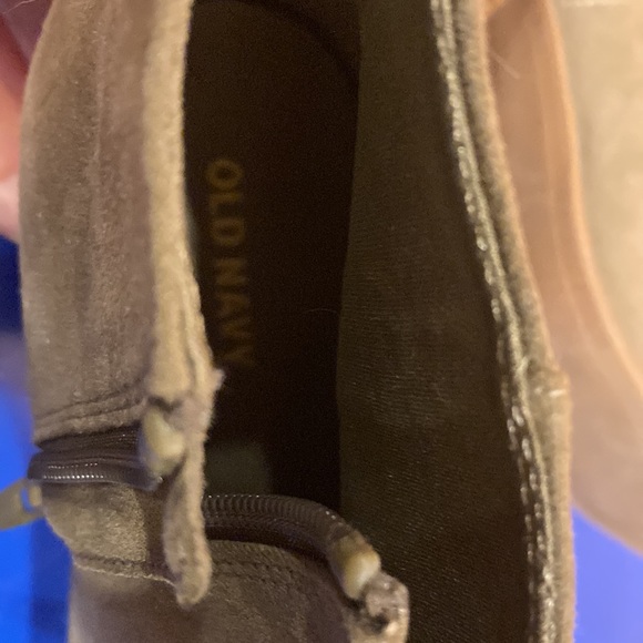 Boots - Picture 5 of 8